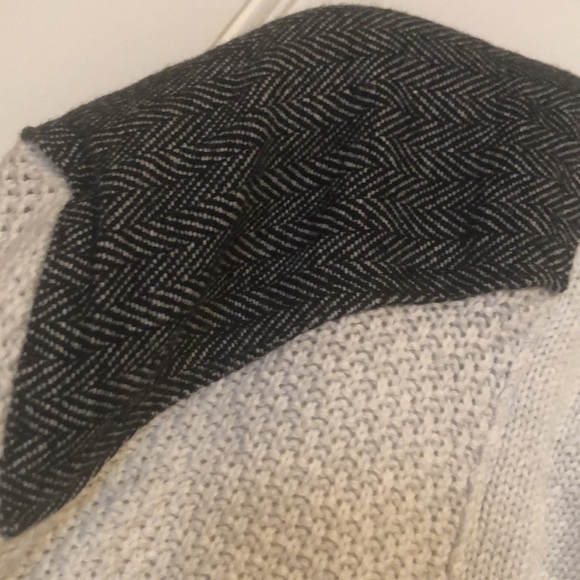 Men’s Light Heather Grey Cardigan Sweater - Picture 4 of 9